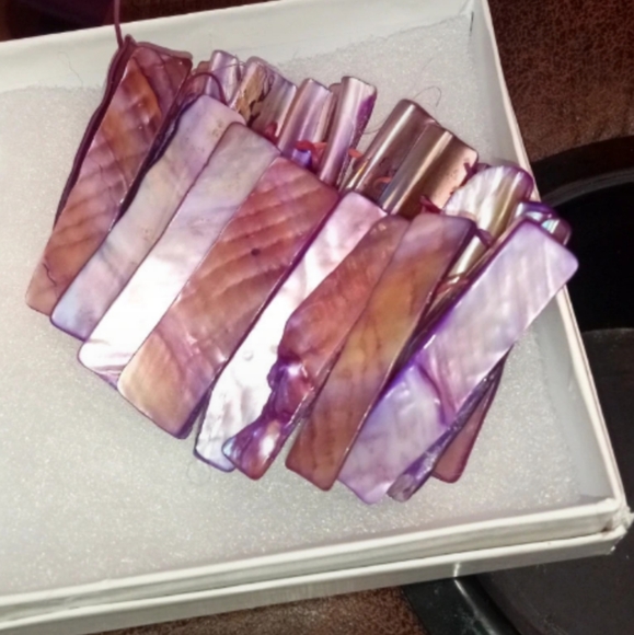 Purple abalone shell bracelet - Picture 1 of 3